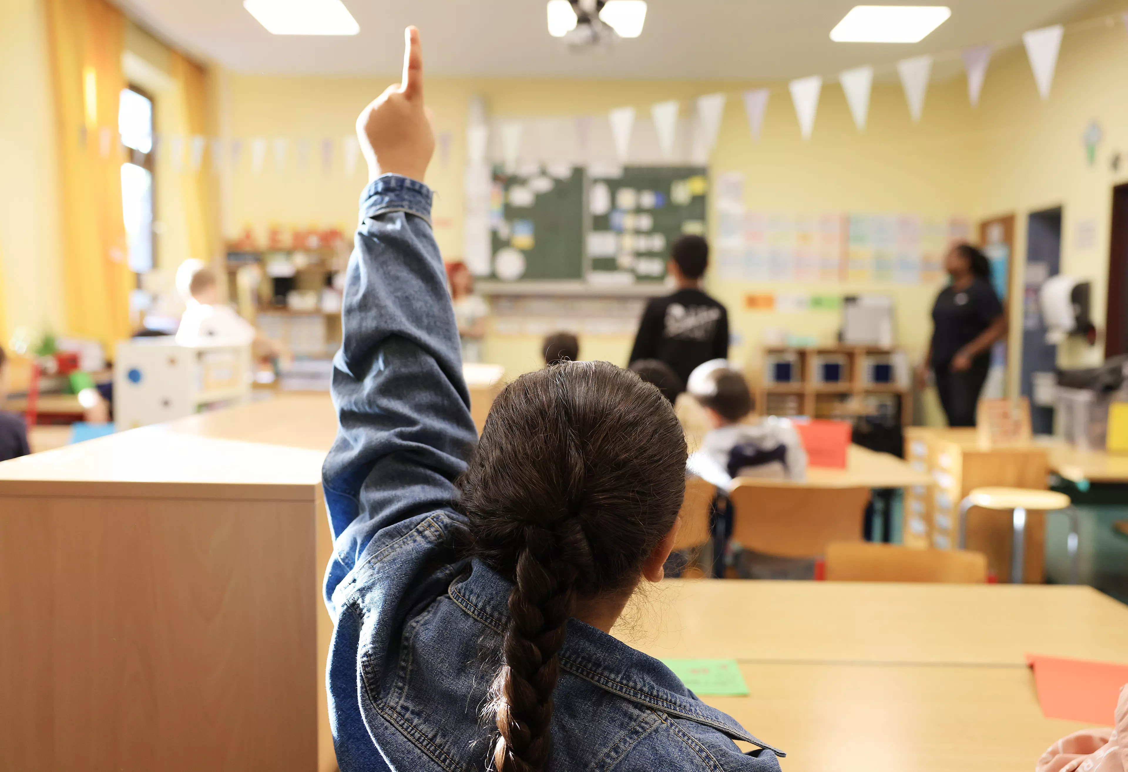 Schülerin im Unterricht