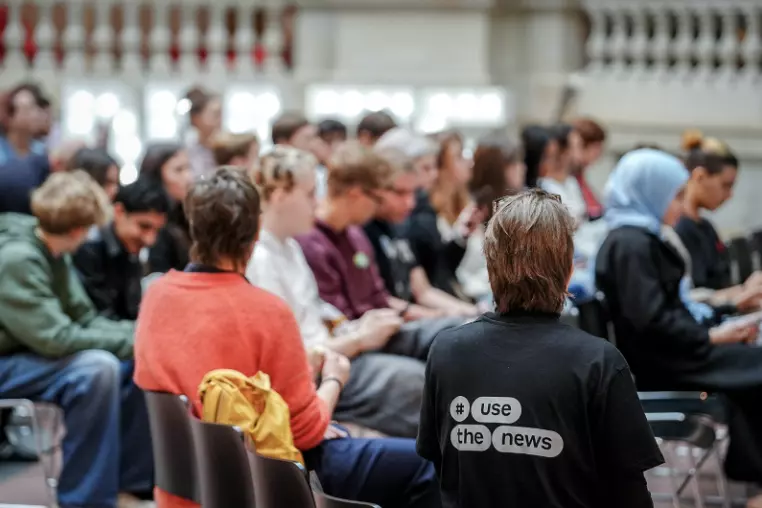 Jugendliche bei einem Newscamp